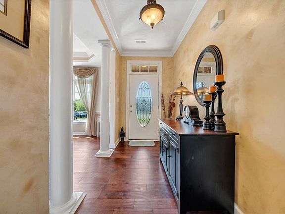 3rd image of 125 Medallion Ct