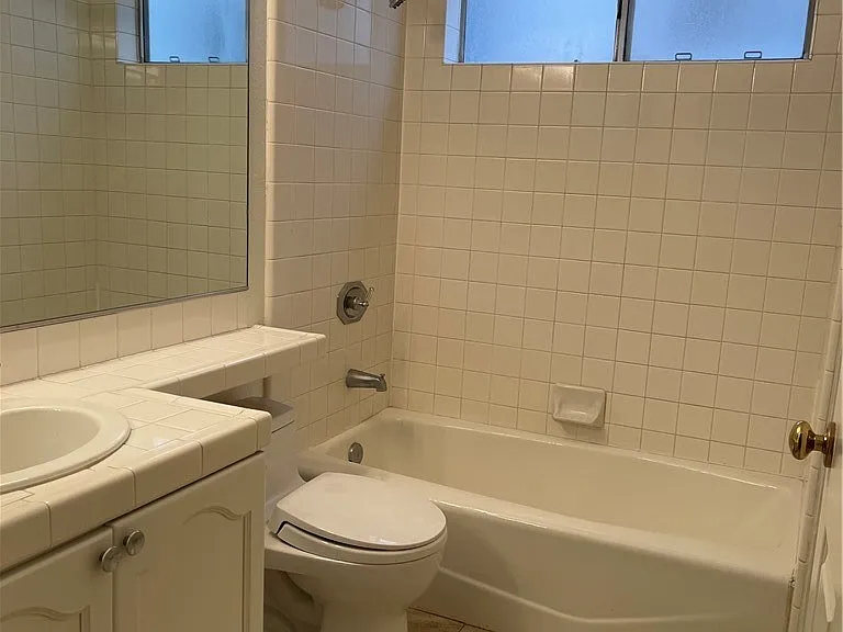 10630 Moorpark St #104 — Photo 63