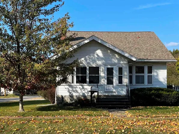 801 N 17th St, Herrin, IL 62948