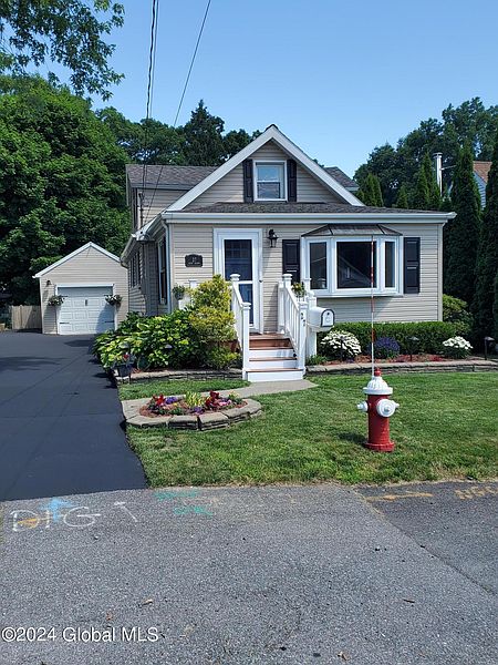 2nd image of 27 Grove Avenue