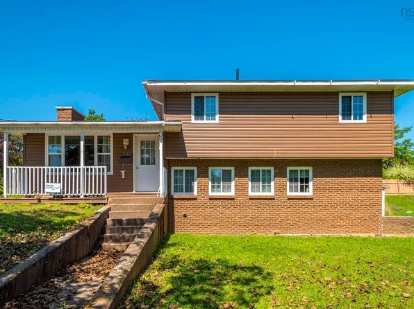 34 Emmanuel St, Stellarton, NS B2H 5H9