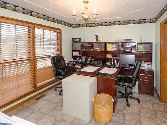 4th image of 5587 Arrowhead Dr