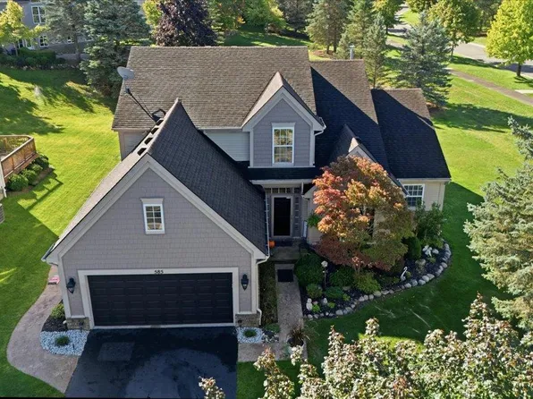 585 Boulder Lake Dr, Oxford, MI 48371