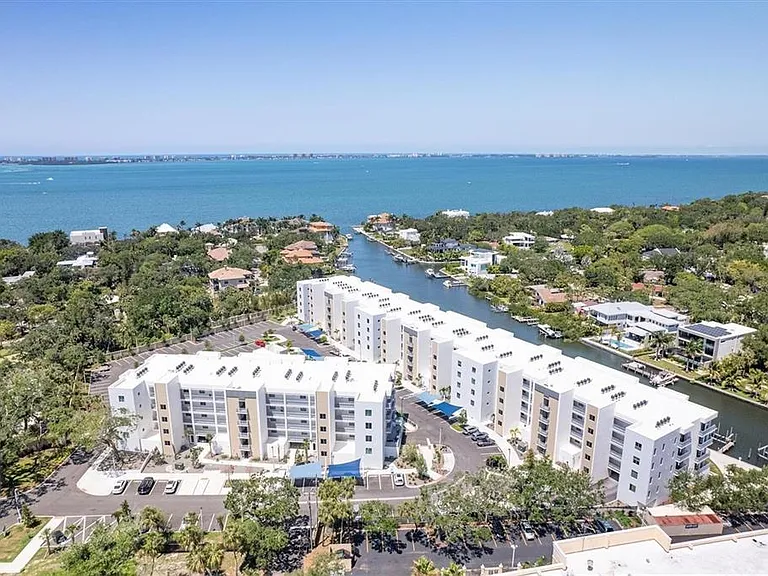 1709 N Tamiami Trl #201 — Photo 37