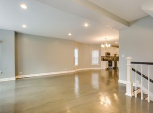 5405 W Walton St, Chicago, IL 60651