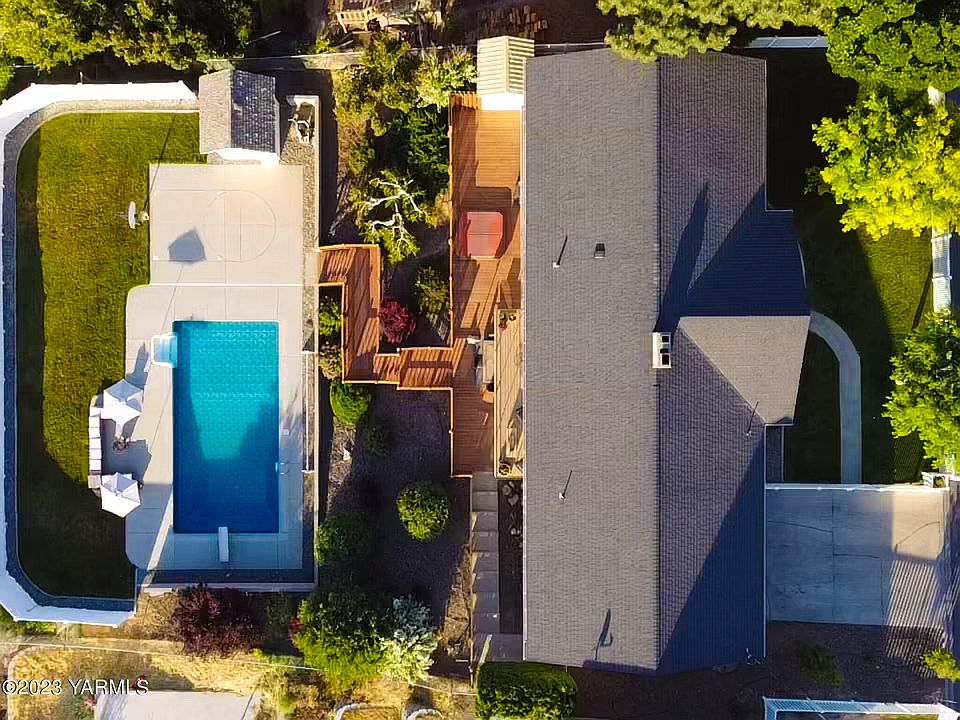 1st image of 334 W Grandview Ave