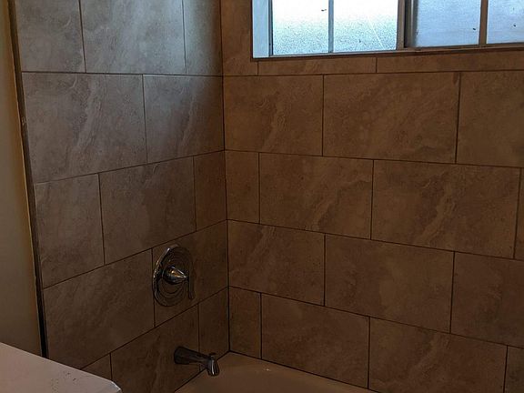 5th image of 5717 Lexington Ave APT 2