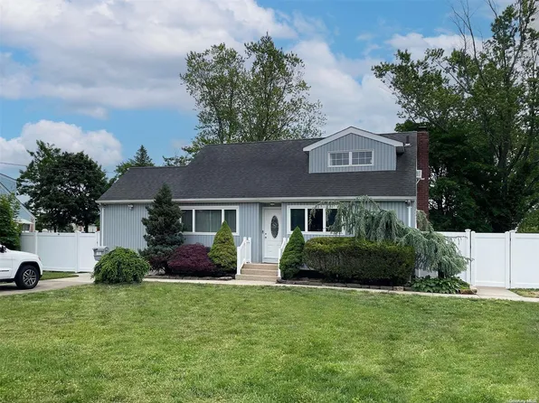 344 Martin Drive, West Islip, NY 11795