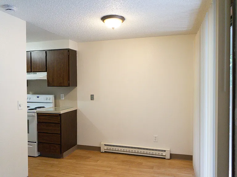 Oakview Terrace Apartments — Photo 3