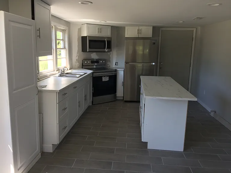 123 Memorial Dr — Photo 1