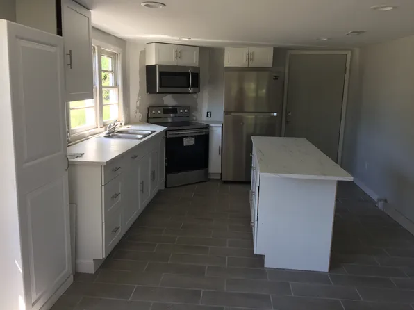 123 Memorial Dr, Kingstree, SC 29556