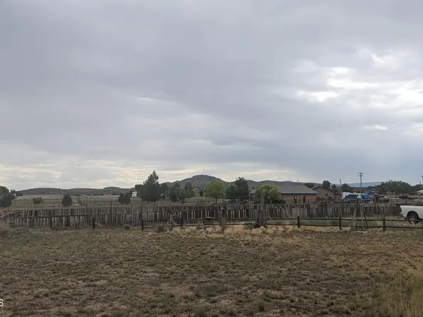 500 E Sagunwire Ln, Paulden, AZ 86334