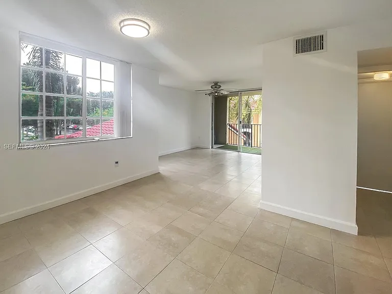 2113 Renaissance Blvd — Photo 7