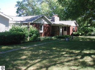 9521 Terry St, Lake, MI 48632