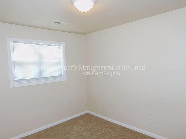 2118 Everitt St #K — Photo 11