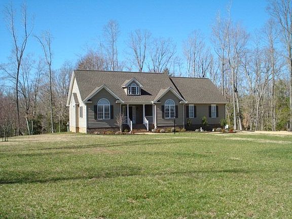 2nd image of 562 S Hill Banks Dr