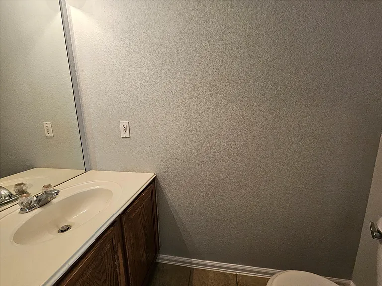 580 Hometown Pkwy — Photo 33