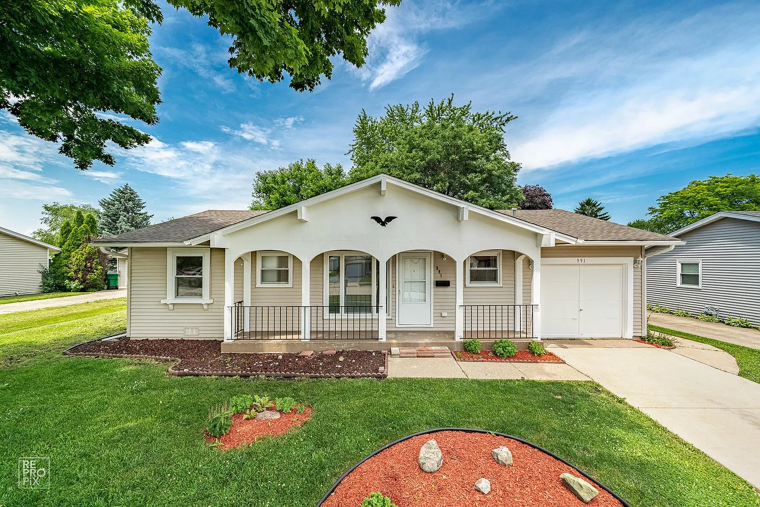 991 Cooper Ct photo 1