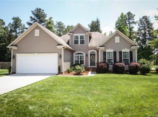 371 Windy Pine Dr, Lake Wylie, SC 29710