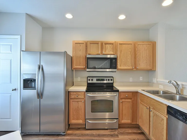 4490 SW 49th Ave — Photo 5