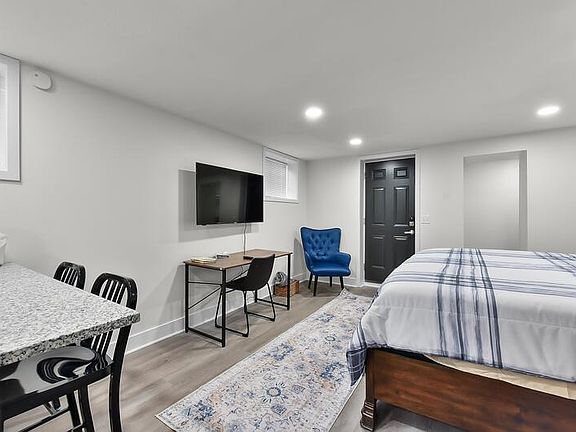 3rd image of 118 N 32nd Ave #3-32