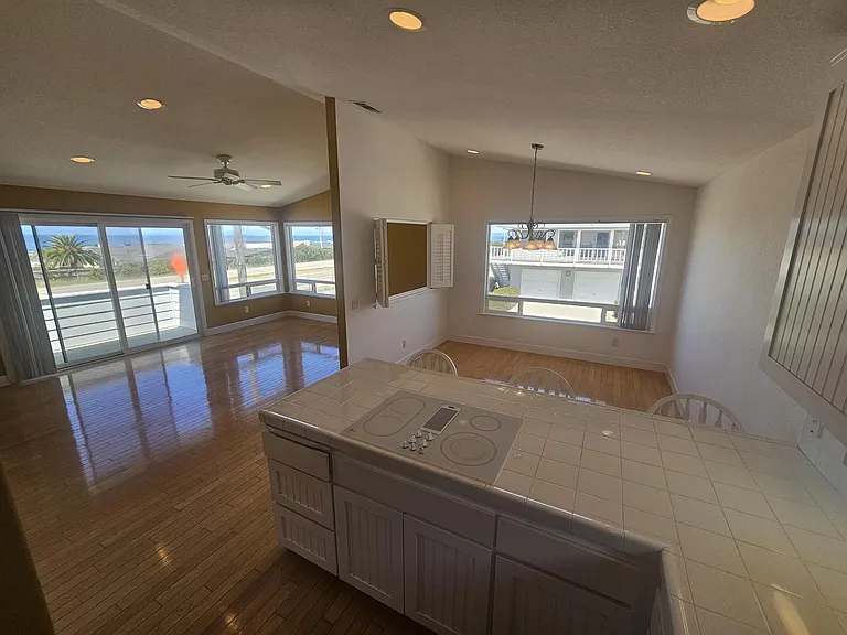 300 Trinidad St — Photo 12