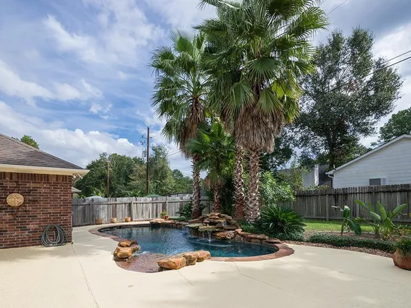 1754 Hazelwood St, Conroe, TX 77301