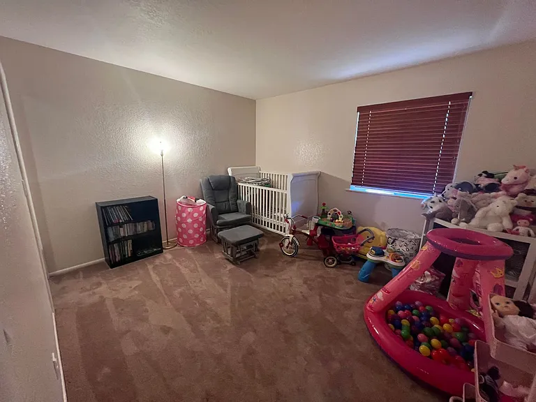 602 N Easy St #C — Photo 3