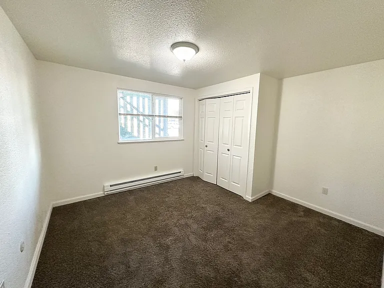1057 Melrose — Photo 11