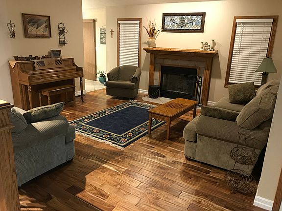 Living Room--hardwood floor
