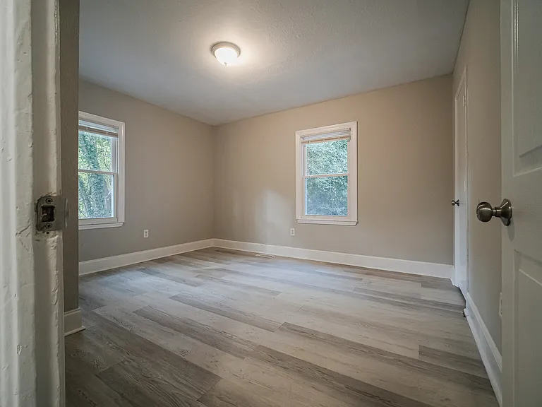 614 Ambassador St — Photo 18