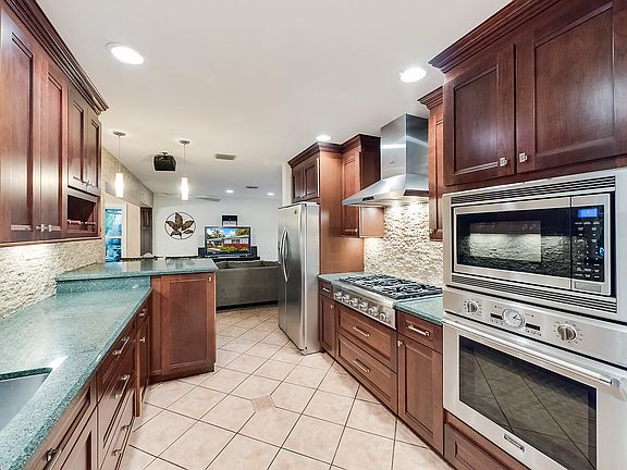 2nd image of 1711 Gregory Rd