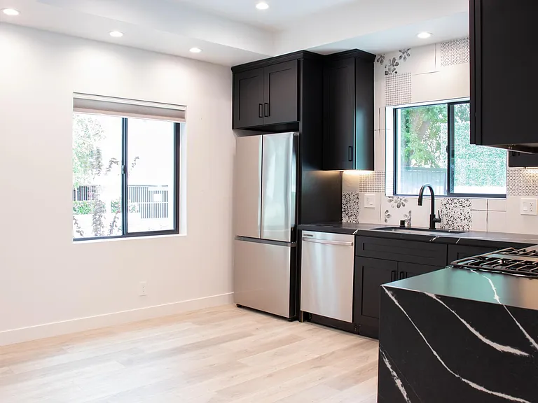 4841 Klump Ave — Photo 4