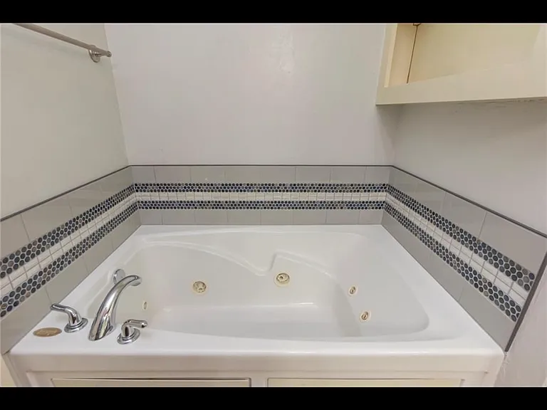 2213 Pine View Ter — Photo 5