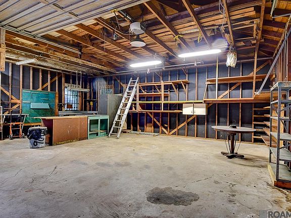 5th image of 9076 Wynnewood St