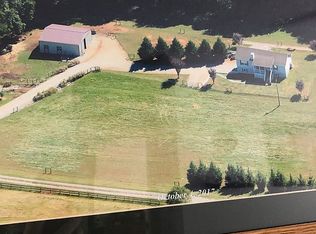 33 Rainbow Rd, Wirtz, VA 24184