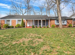 418 Oakmont Cir, Ballwin, MO 63011