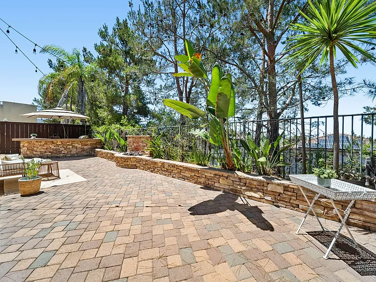 1546 Black Walnut Dr — Photo 35