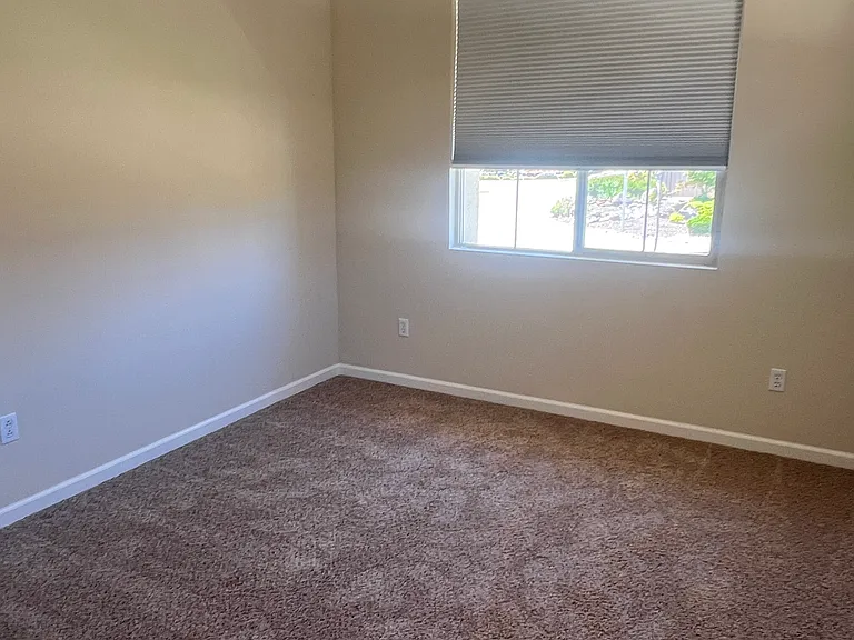 1205 Shadow Glen Ln — Photo 21