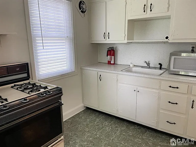 51 McCoy Ave #2 — Photo 5