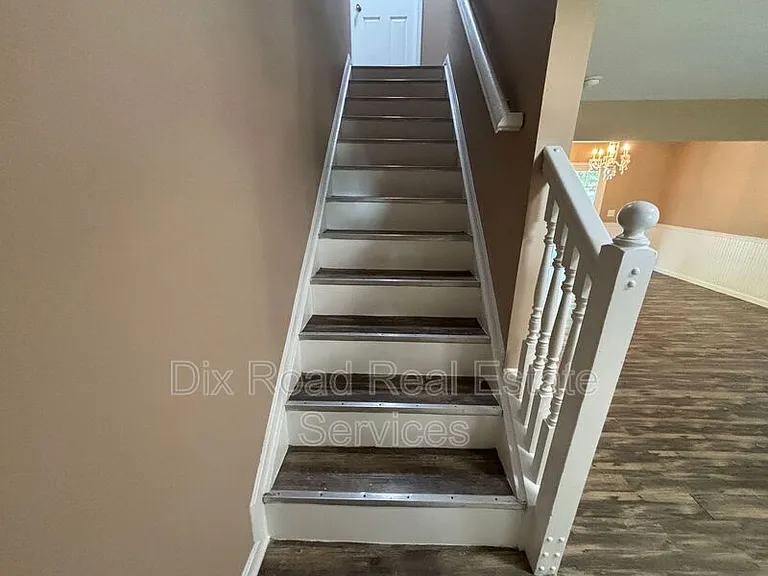 460 Peyton Dr — Photo 17