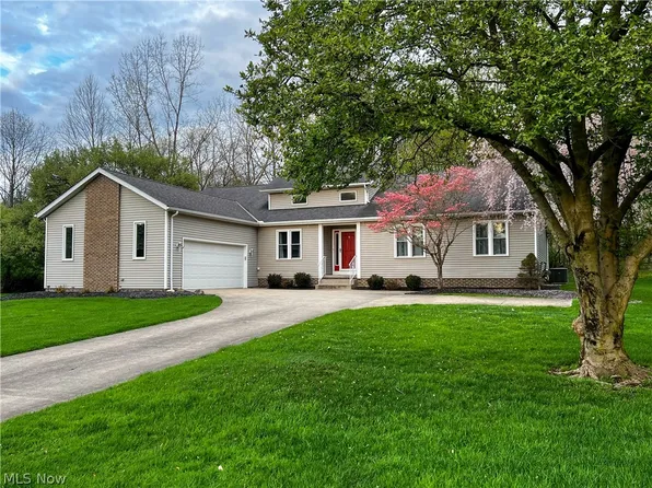 17357 Andras Dr, Walton Hills, OH 44146