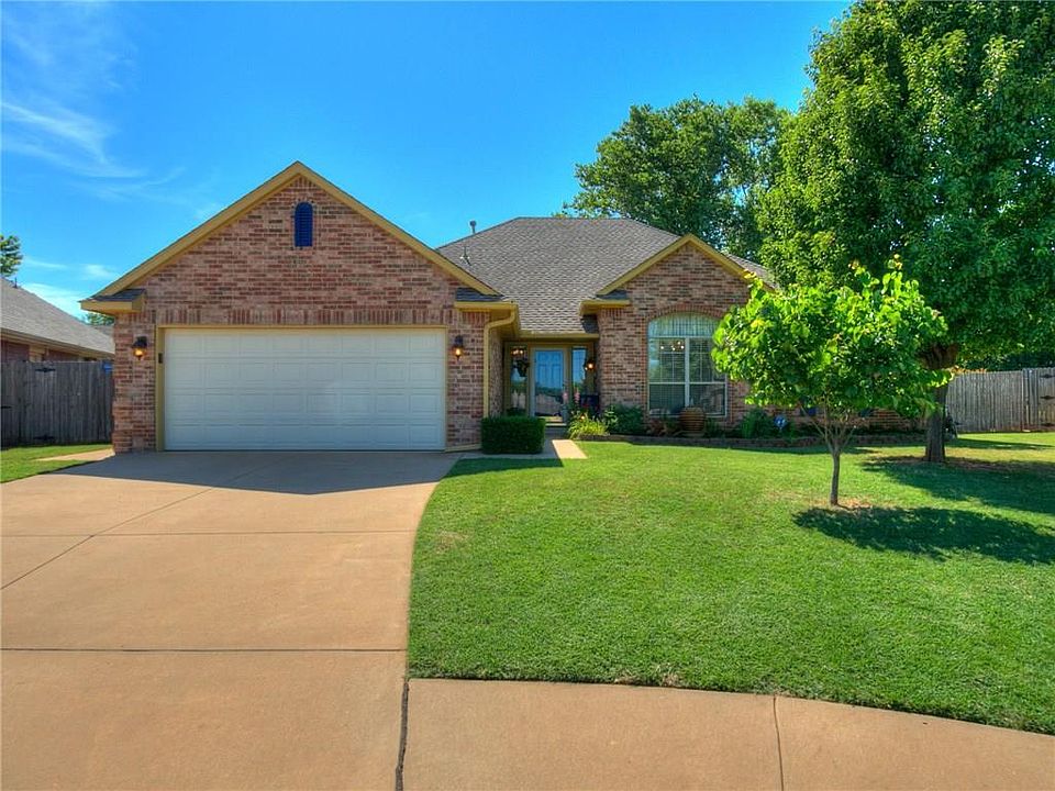 1st image of 929 NW 179th Cir
