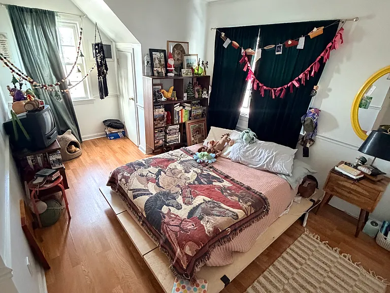 40 W 32nd St #2 — Photo 1