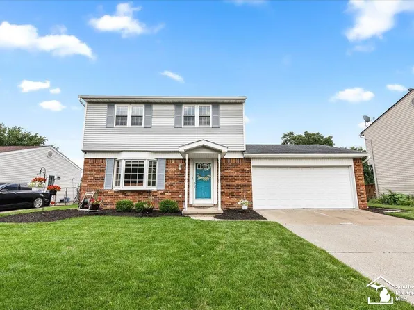 30231 Dover St, Flat Rock, MI 48134