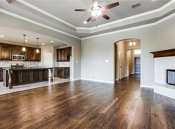 3rd image of 2728 Elmwood Dr