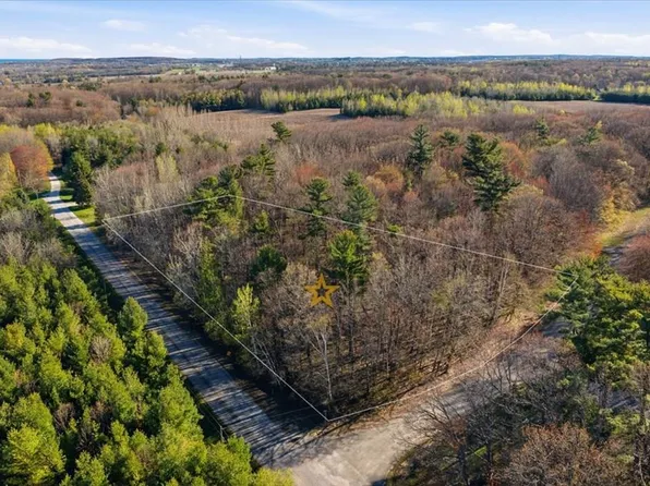 Circle Rd, Luxemburg, WI 54217