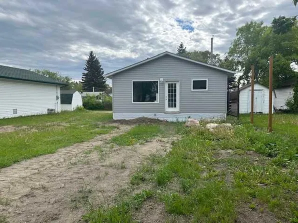 733 9th Ave, Wainwright, AB T9W 1B9
