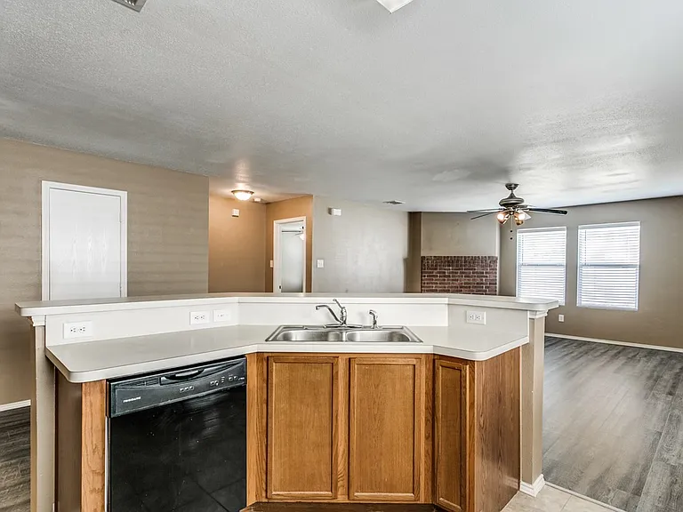 9608 Woodrow Wilson Dr — Photo 8