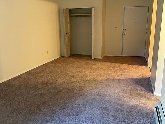 3rd image of 52 Maple Ave APT 13
